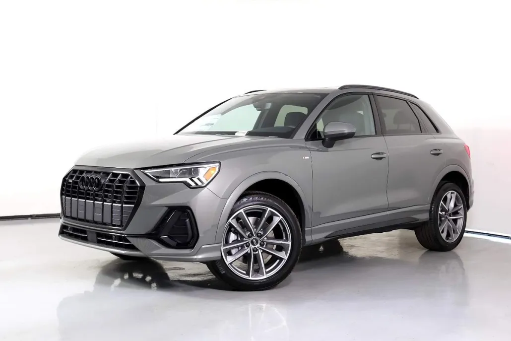 2025 Audi Q3 S line Premium 45 TFSI photo 1