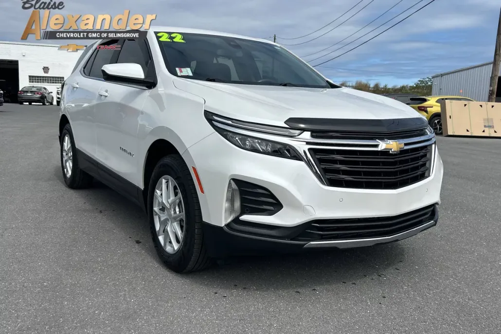 2022 Chevrolet Equinox LT photo 1