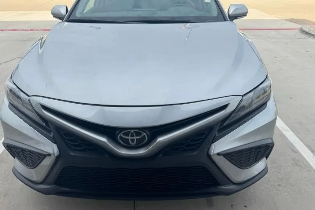 2024 Toyota Camry SE photo 1