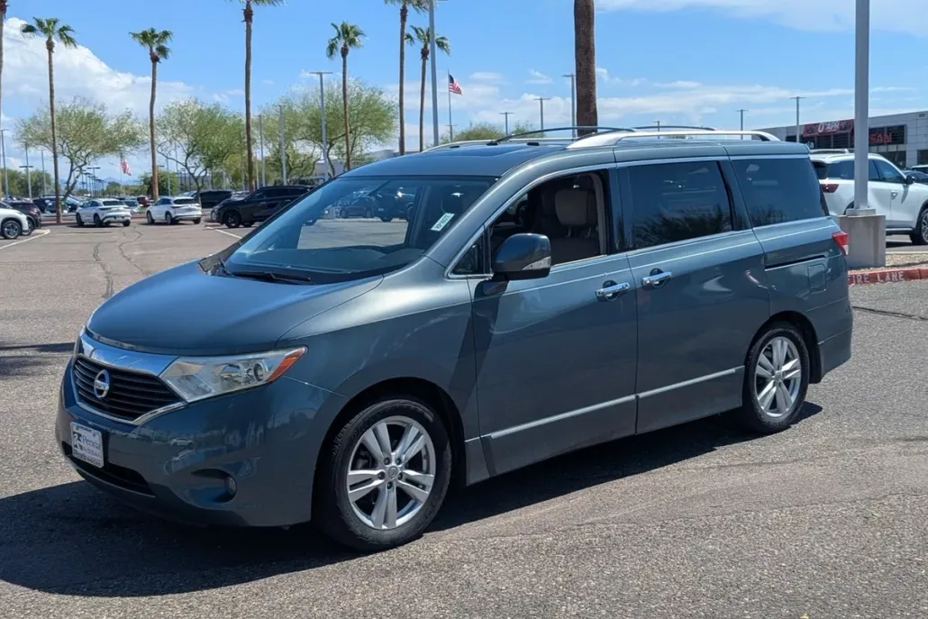 2013 Nissan Quest SL photo 1