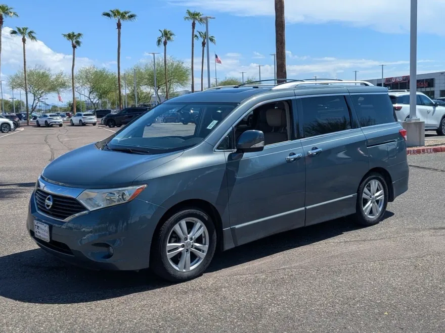 2013 Nissan Quest SL photo 1