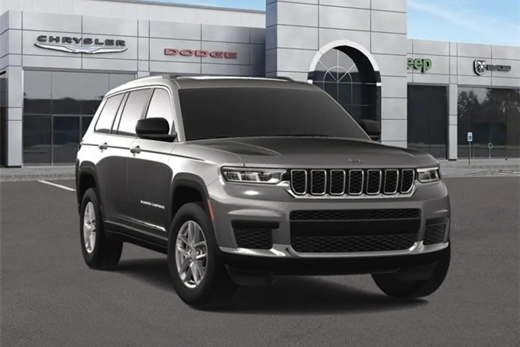 2025 Jeep Grand Cherokee Laredo photo 1