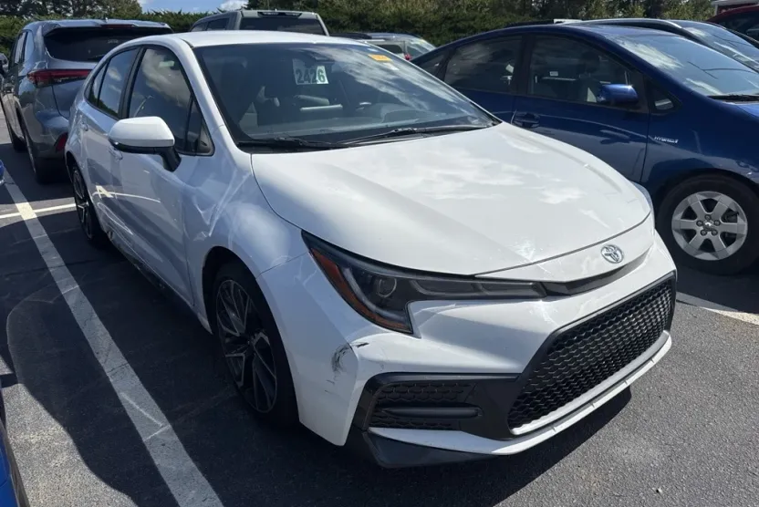 2022 Toyota Corolla SE photo 1