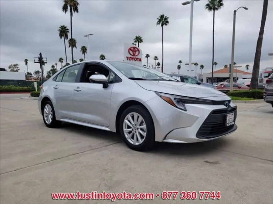 2024 Toyota Corolla XLE LE Premium SE photo 1