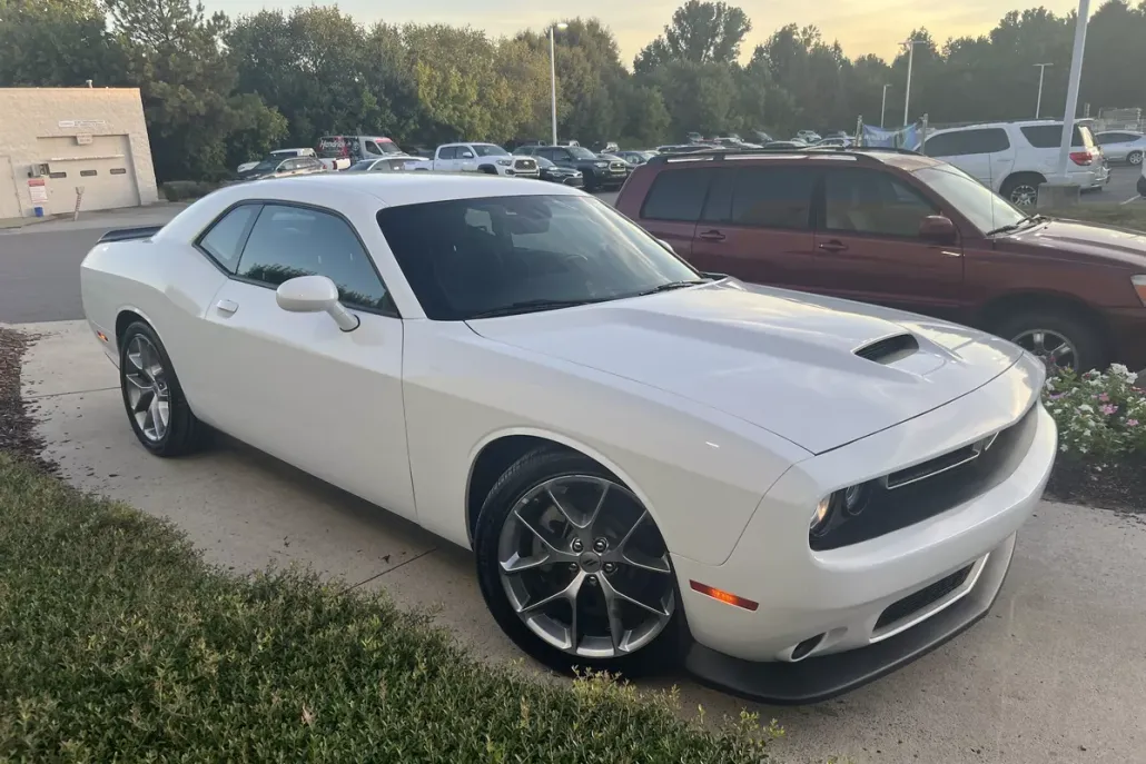 2023 Dodge Challenger GT photo 1