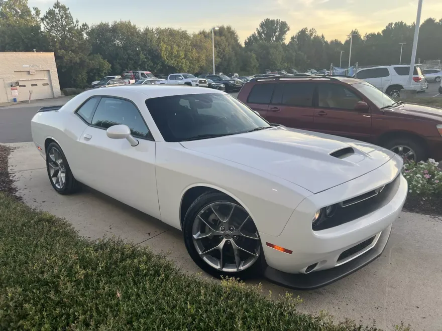 2023 Dodge Challenger GT photo 1