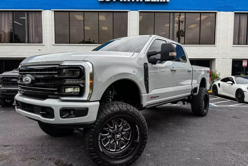 2025 Ford F-250 Platinum photo 1