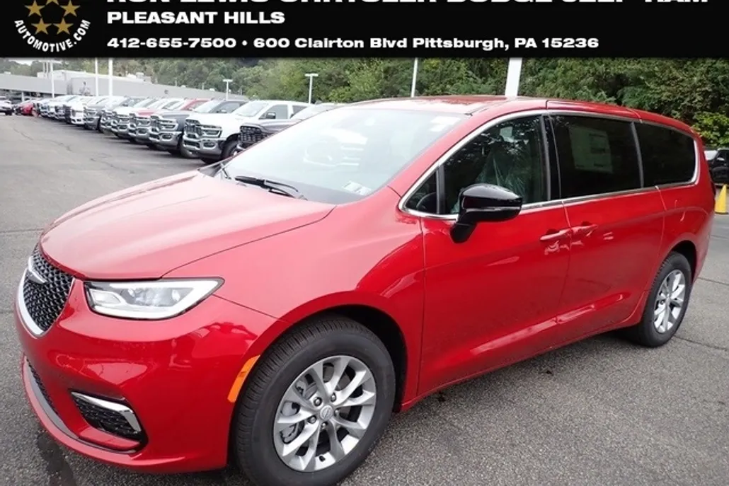 2026 Chrysler Pacifica photo 1