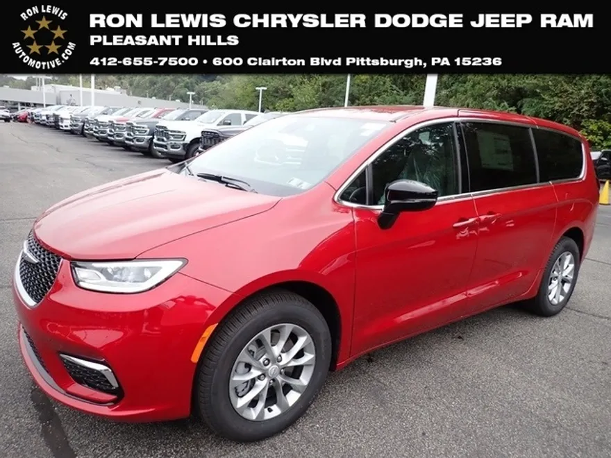 2026 Chrysler Pacifica photo 1