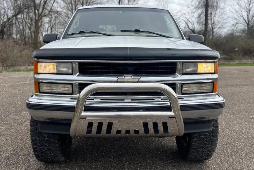 1997 Chevrolet Tahoe LT photo 1