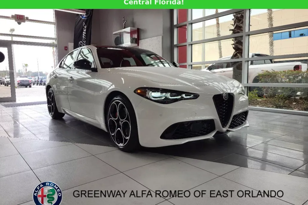 2025 Alfa Romeo Giulia SPRINT photo 1