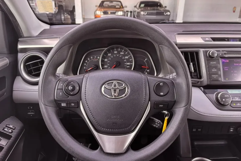 2013 Toyota RAV4 XLE photo 1
