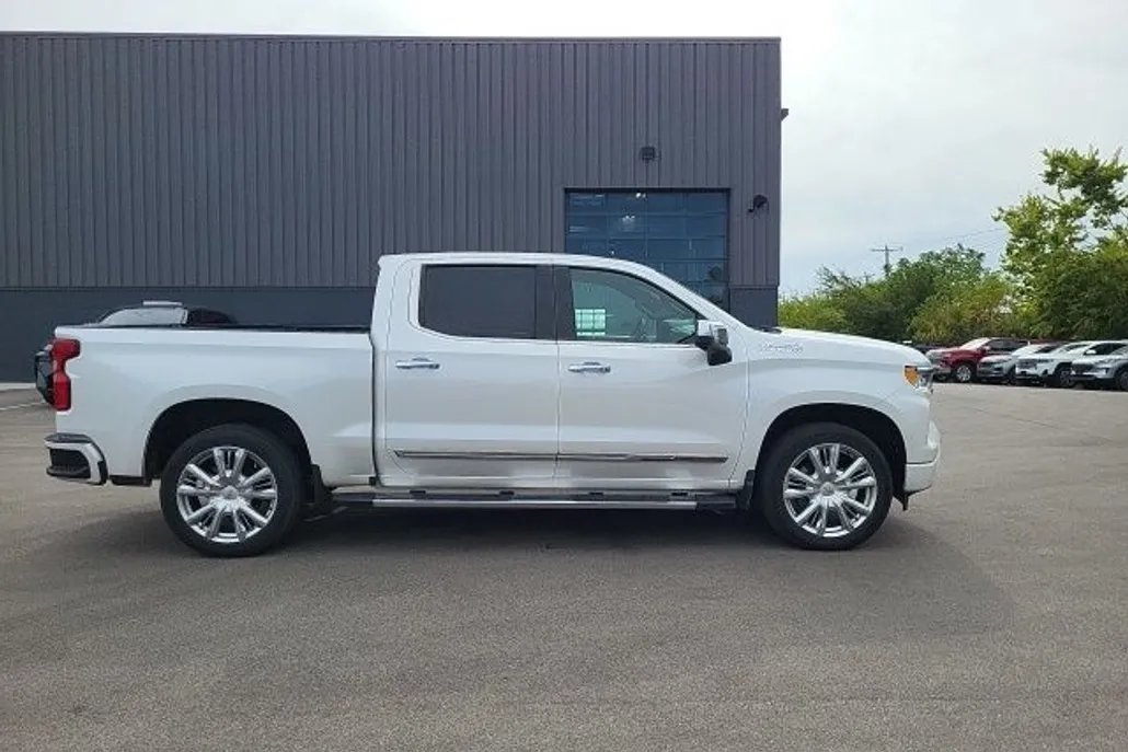 2022 Chevrolet Silverado 1500 High Country photo 1