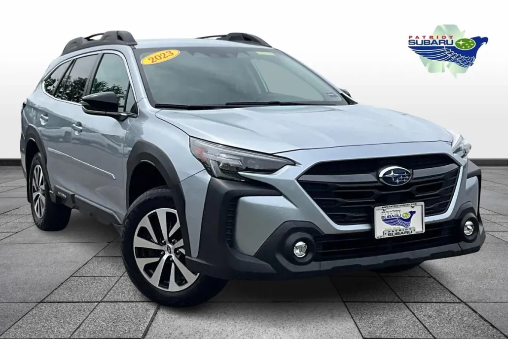 2023 Subaru Outback Premium photo 1