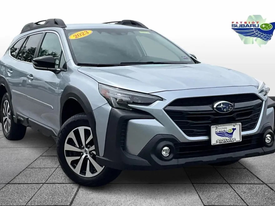2023 Subaru Outback Premium photo 1