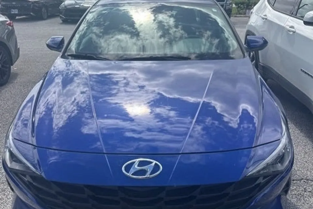 2022 Hyundai Elantra SE photo 1