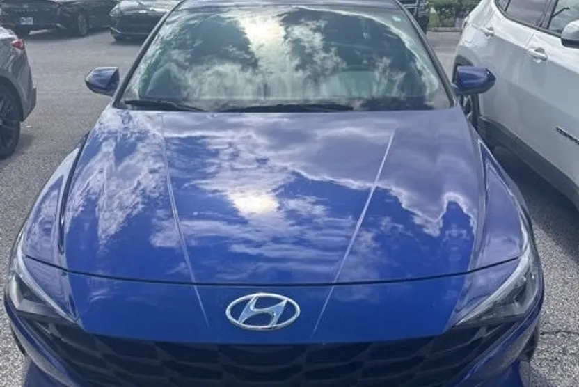2022 Hyundai Elantra SE photo 1