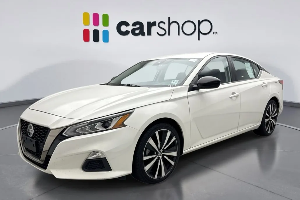 2022 Nissan Altima 2.5 SR photo 1
