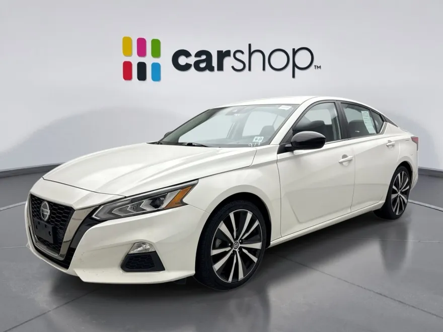 2022 Nissan Altima 2.5 SR photo 1