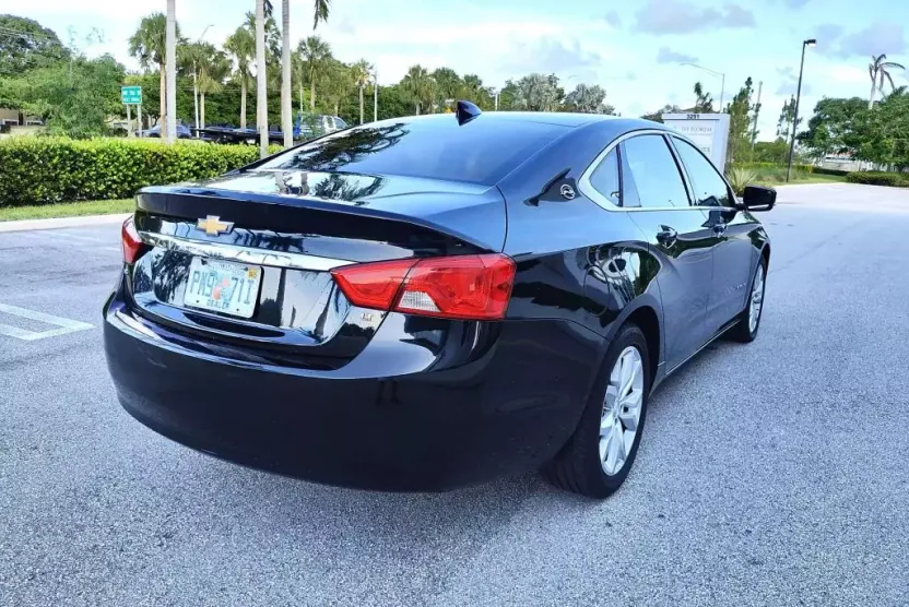 2018 Chevrolet Impala 1LT photo 1