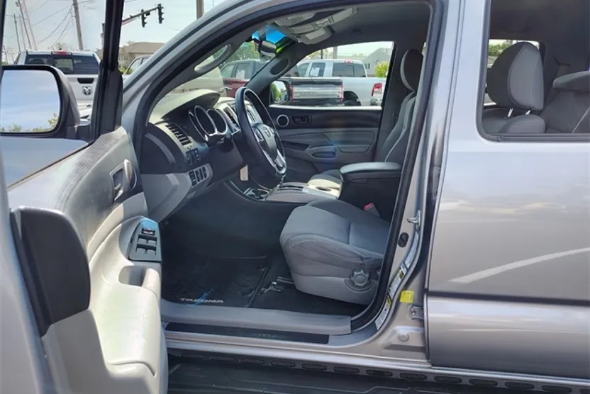 2015 Toyota Tacoma Base photo 1