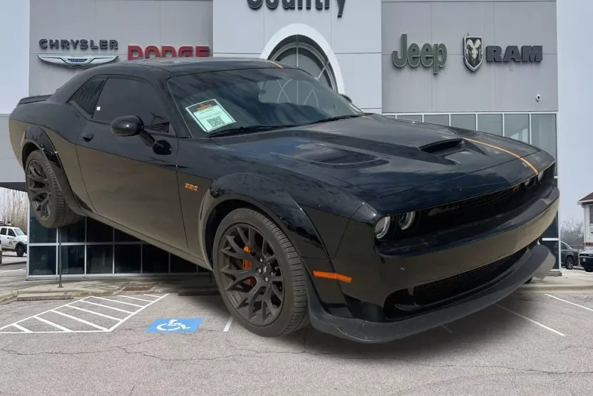 2023 Dodge Challenger R/T Scat Pack Widebody photo 1