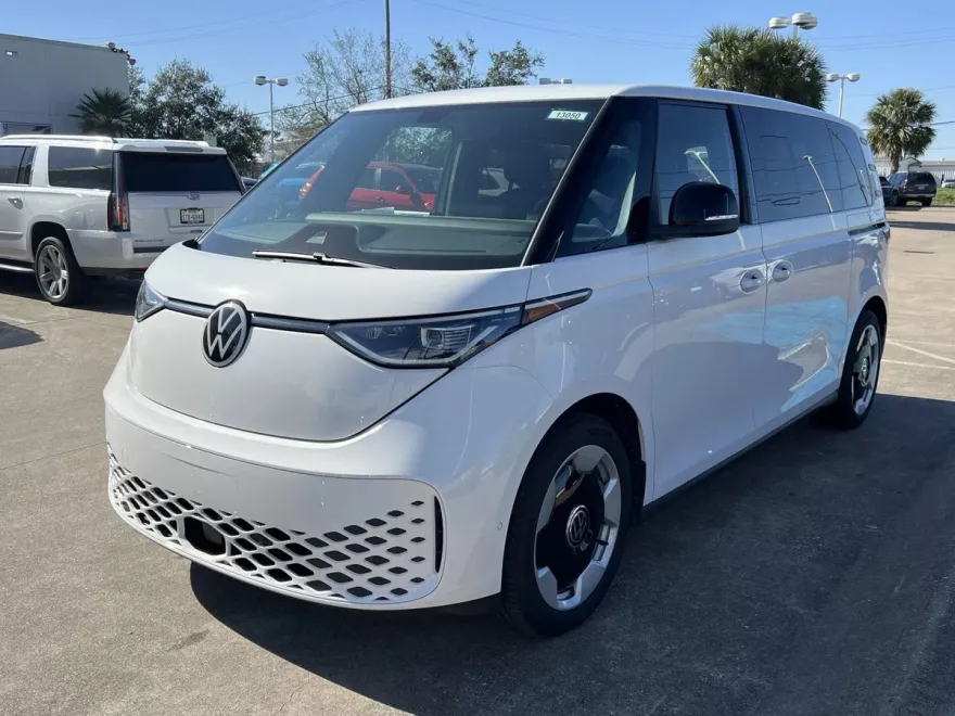 2025 Volkswagen ID. Buzz Pro S photo 1