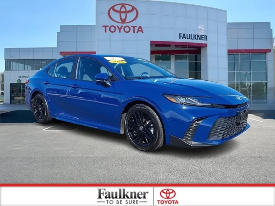 2025 Toyota Camry LE SE photo 1