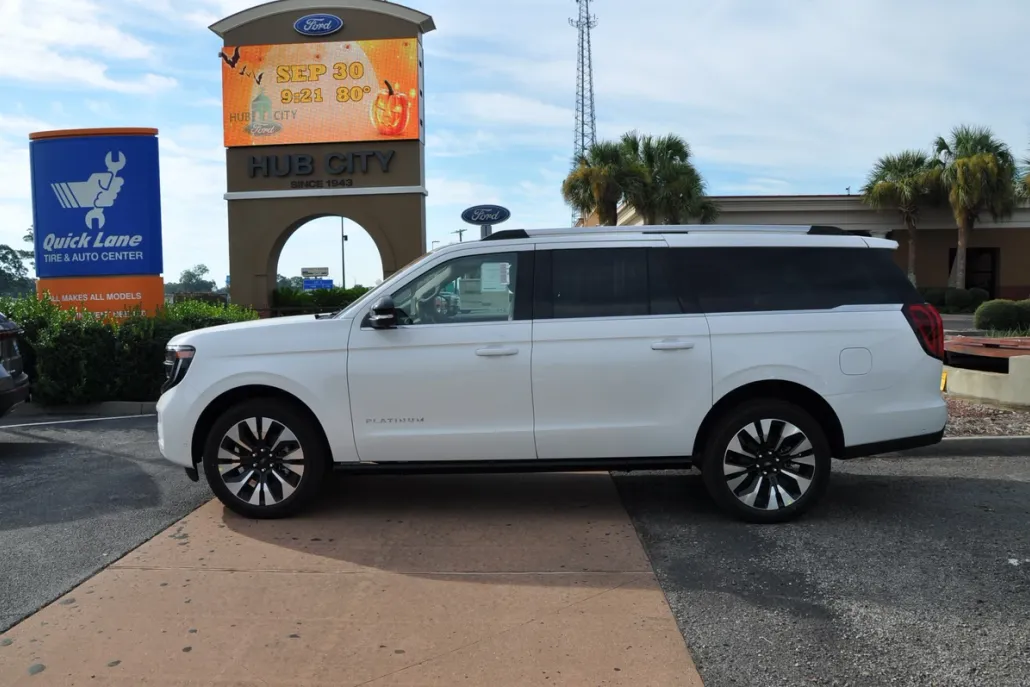 2025 Ford Expedition Platinum MAX photo 1