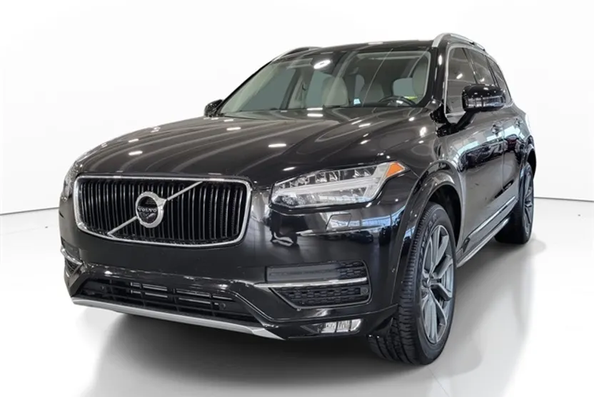 2019 Volvo XC90 T6 Momentum photo 1