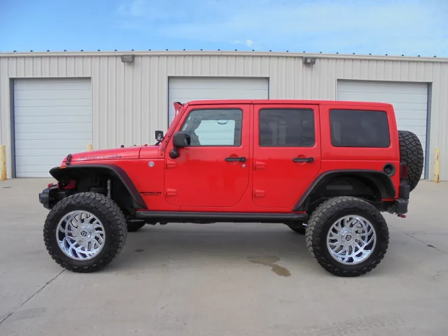 2013 Jeep Wrangler Unlimited Rubicon photo 1