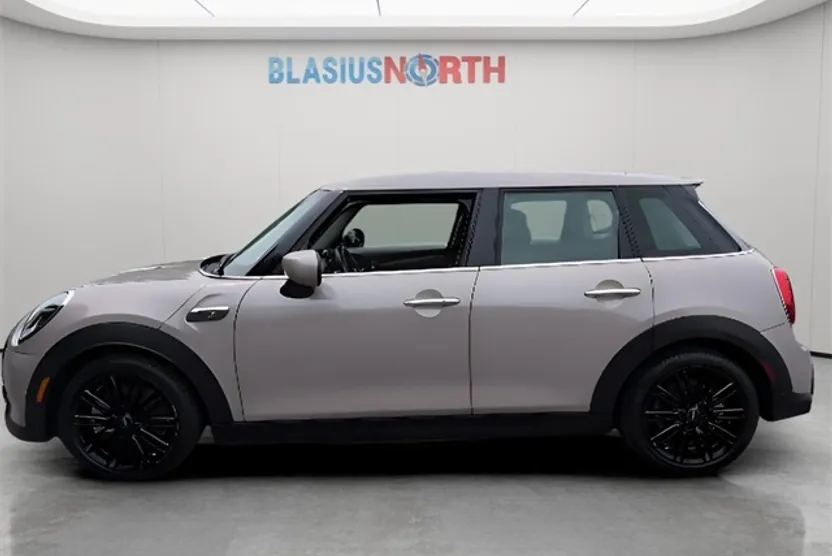 2024 Mini Cooper Hardtop S photo 1