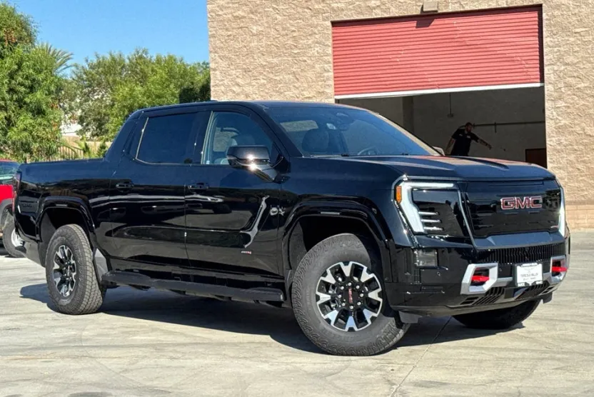 2026 Gmc Sierra EV AT4 photo 1
