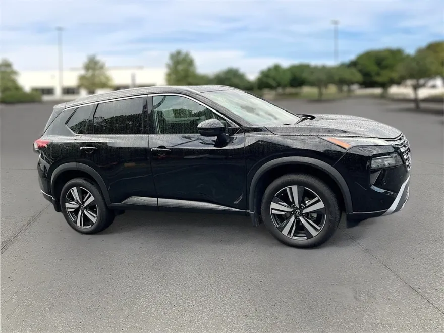 2024 Nissan Rogue SL photo 1