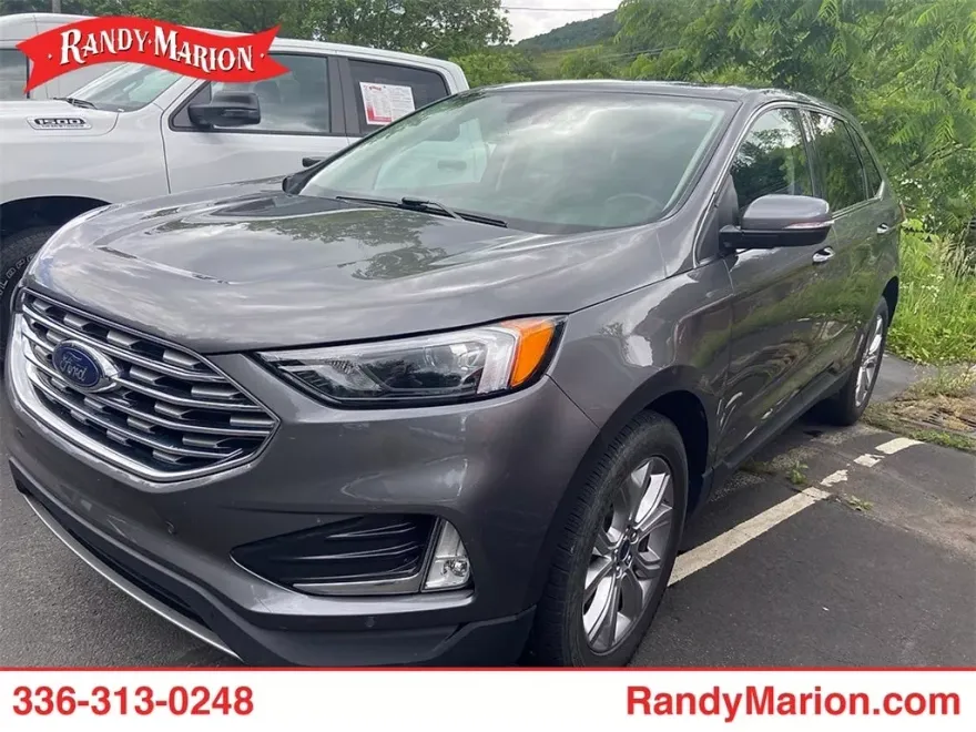 2022 Ford Edge Titanium photo 1