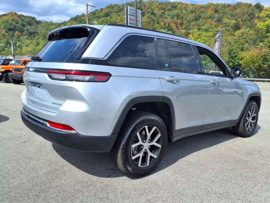 2025 Jeep Grand Cherokee Limited photo 1