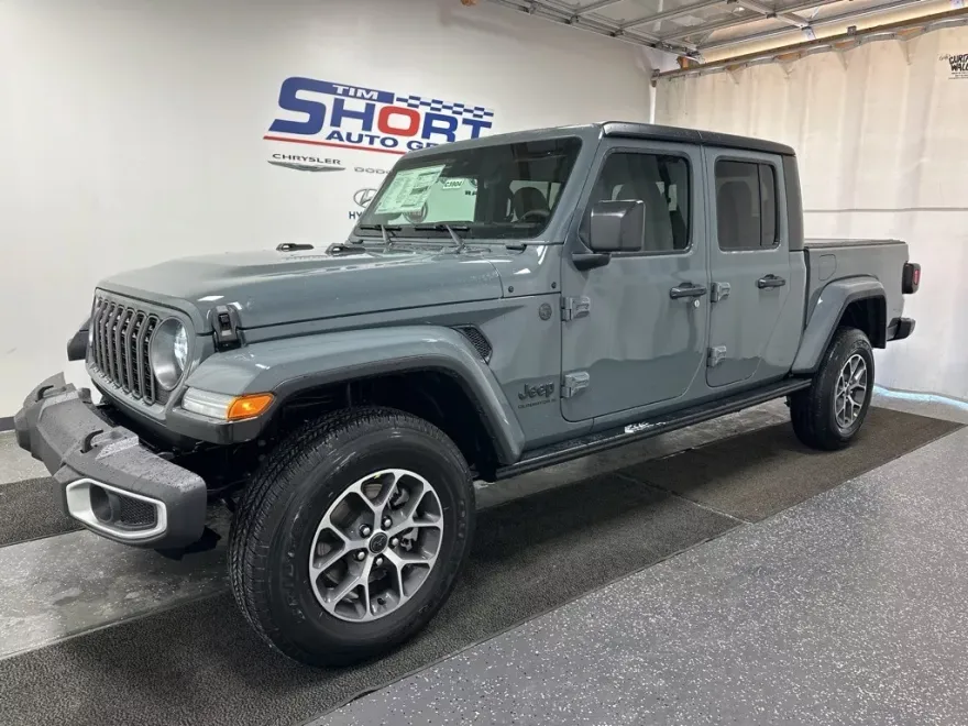 2025 Jeep Gladiator Sport S photo 1
