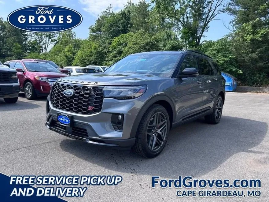 2025 Ford Explorer ST photo 1