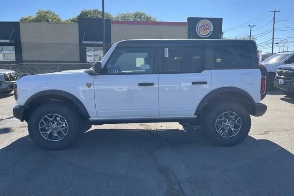 2025 Ford Bronco Badlands photo 1