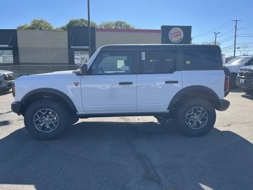 2025 Ford Bronco Badlands photo 1