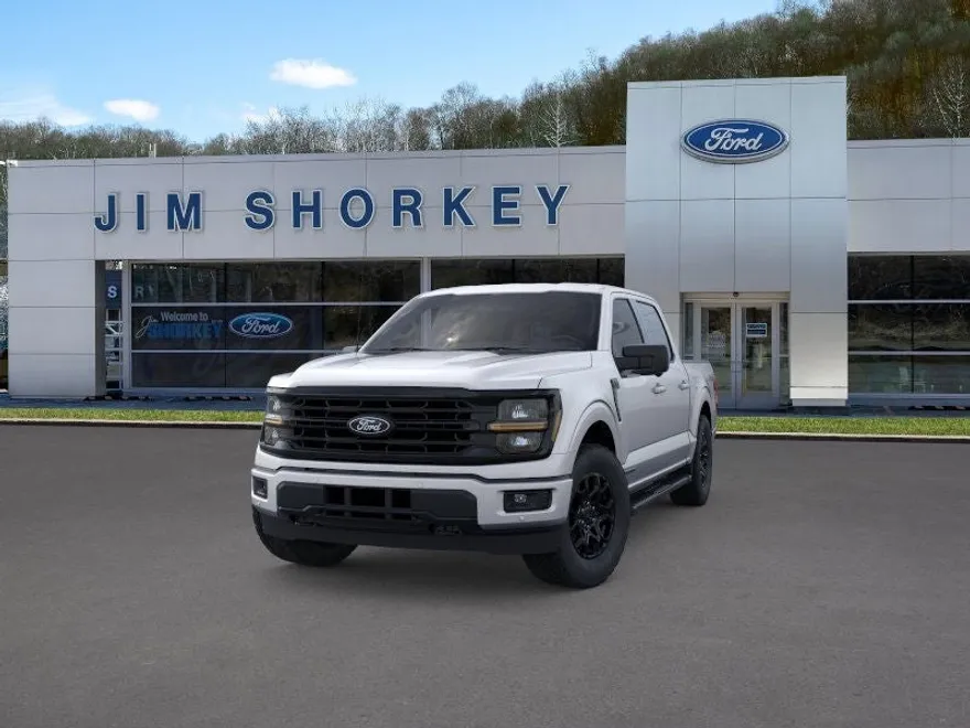 2025 Ford F-150 XLT photo 2