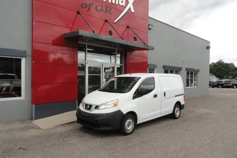 2019 Nissan NV200 S photo 1