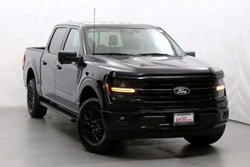 2025 Ford F-150 XLT photo 1