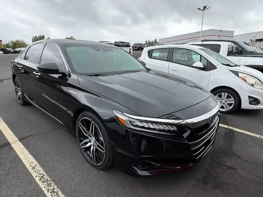 2022 Honda Accord Hybrid Touring photo 1