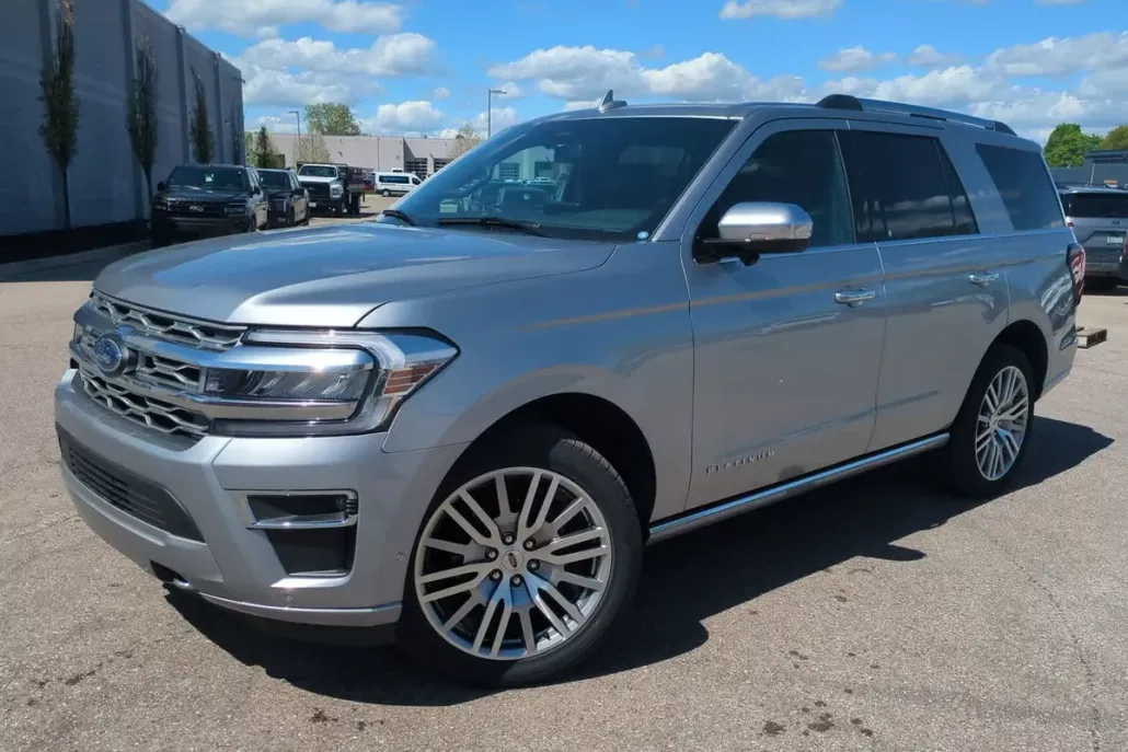 2024 Ford Expedition Platinum photo 1