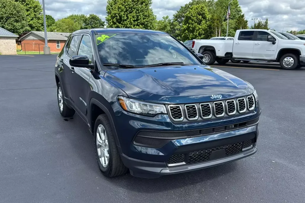 2024 Jeep Compass Sport photo 1