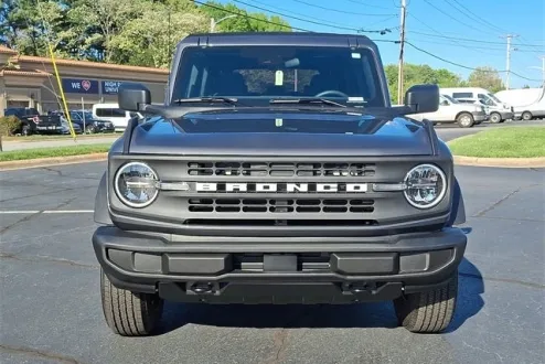 2025 Ford Bronco Base photo 2