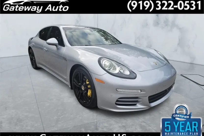 2014 Porsche Panamera 4 photo 1