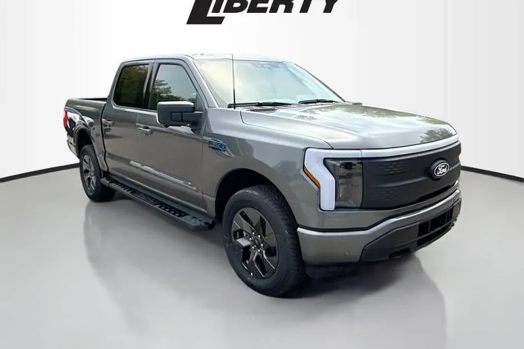 2025 Ford F-150 Lightning photo 1