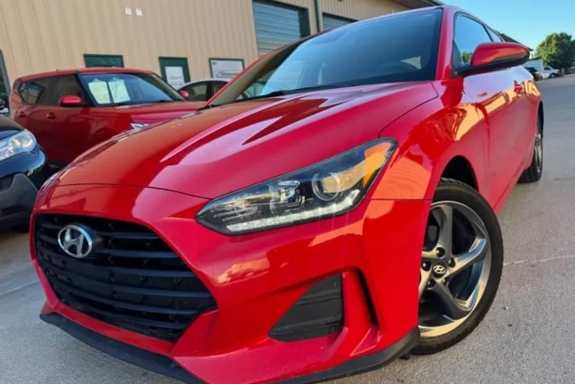 2019 Hyundai Veloster 2.0L Premium photo 1